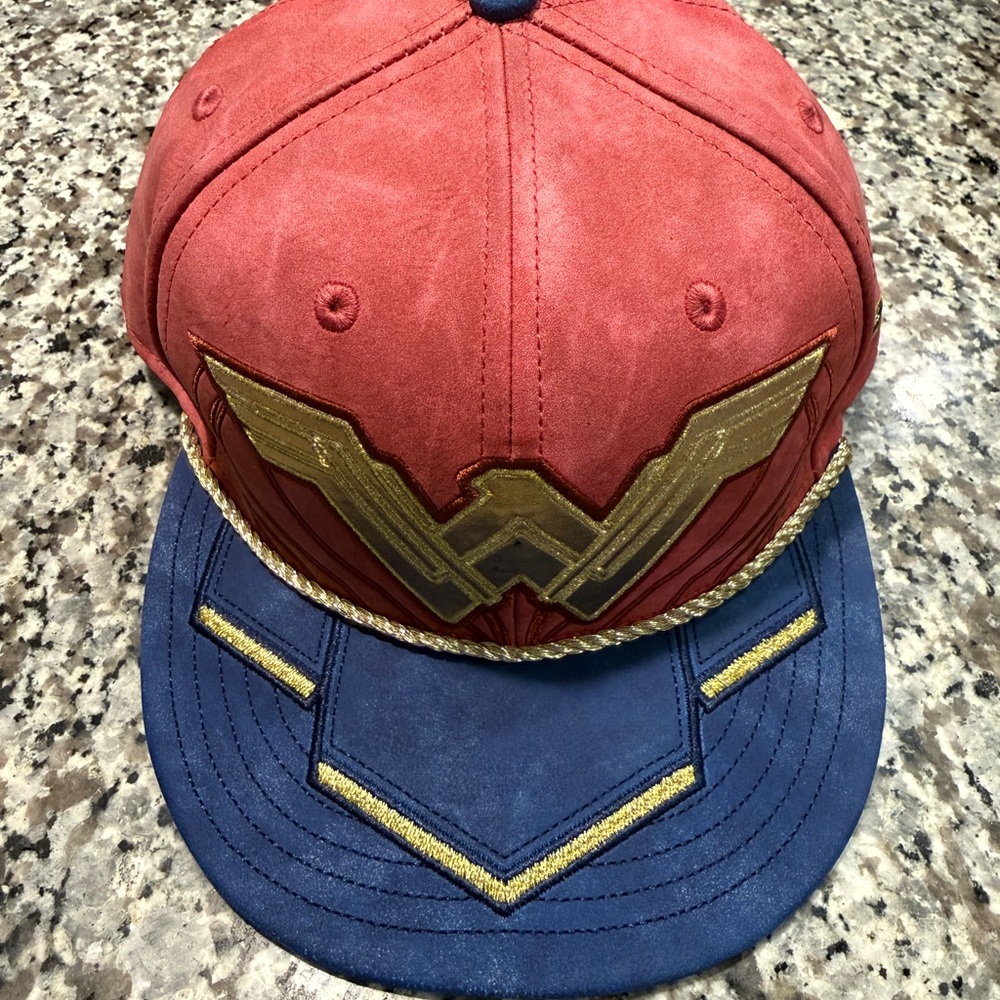 New Era Wonder Woman 59Fifty Fitted Hat 7 3/4
